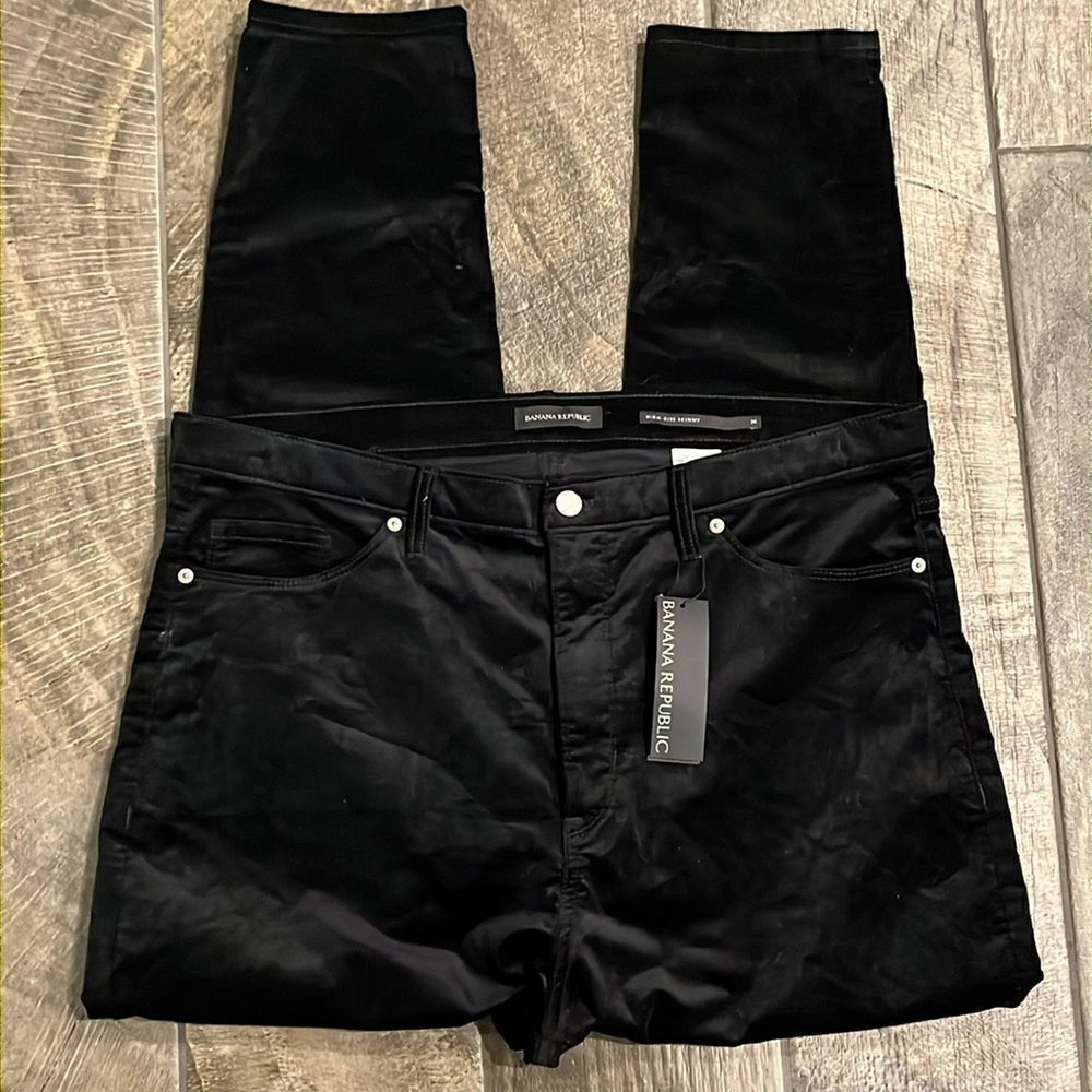 NWT Banana Republic high-rise black velour. skinny pants